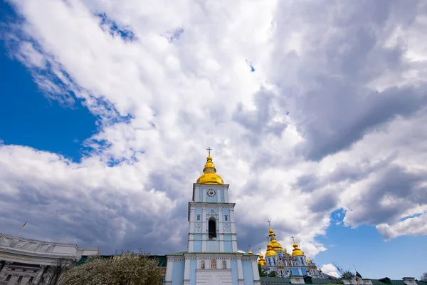Michaels Golden Domastery Bell Tower Київ Україна — стокове фото