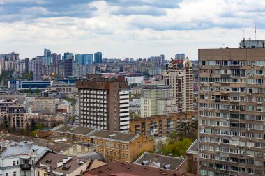 Kyiv, Ukrayna - 24 Nisan 2023: Kyiv sokakları