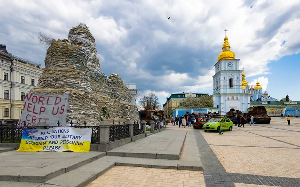 Kiev Ucraina Aprile 2023 Monumento Coperto Alla Principessa Olga Sant — Foto Stock