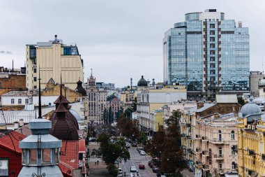 Kyiv, Ukrayna - 1 Ekim 2023: Kyiv şehri sokakları. Hava görünümü