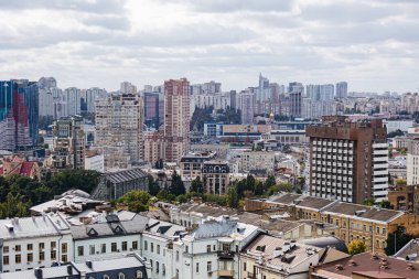 Kyiv, Ukrayna - 1 Ekim 2023: Kyiv şehri sokakları. Hava görünümü