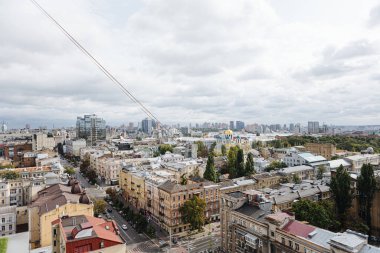 Kyiv, Ukrayna - 1 Ekim 2023: Kyiv şehri sokakları. Hava görünümü