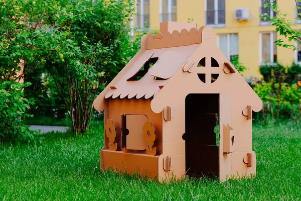 Cardboard Toy House Children Eco Friendly Box Pet Carton Playhouse — Stock Photo, Image