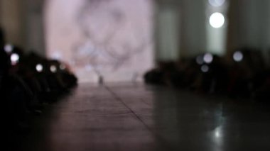 Boş Moda pistinin bulanık arkaplanı, odak dışı moda pisti.