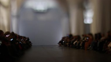 Boş Moda pistinin bulanık arkaplanı, odak dışı moda pisti.