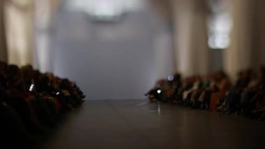 Boş Moda pistinin bulanık arkaplanı, odak dışı moda pisti.