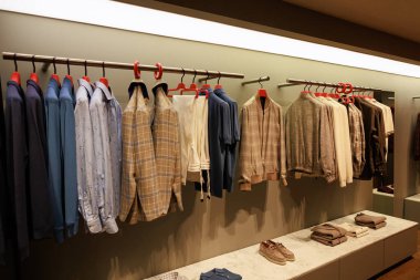 erkek giyim ile lüks mağaza