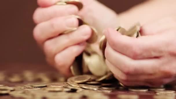 Рука Хапає Кидає Золоті Монети Економія Любов Грошей Багатство Або — стокове відео