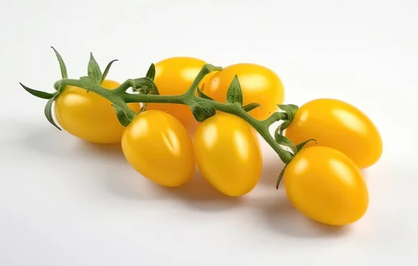 Gul Körsbär Tomater Kvist Isolerad Vit Bakgrund Ovanifrån — Stockfoto