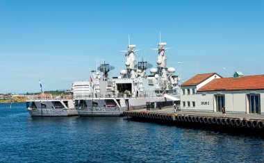 Askeri gemiler bir limana yanaştı, Stavanger, Norveç, Haziran 2018
