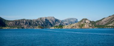 Lysefjord Girişinin Panoramik Görünümü Çevrelenmiş Rocky Dağları, Norveç, Haziran 2018
