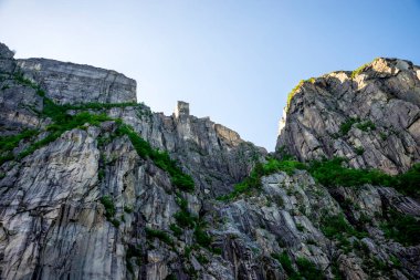 Lysefjord, Stavanger, Norveç, Haziran 2018 'den Rocky Cliffs' e Bir Bakış