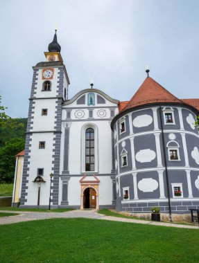 Saat Kulesi ve Ana Giriş Kapılı Olimje Manastırı, Podcetrtek, Slovenya, 20 Haziran 2019