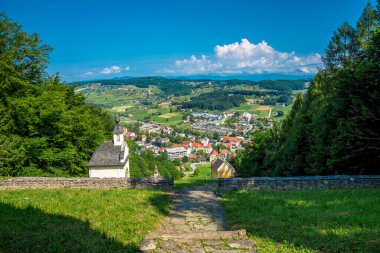 Gökyüzü Altında Manzara Köyü ve Tepeleri, Smarje pri Jelsah, Slovenya, 21 Haziran 2019