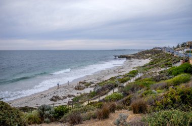 Okyanus Dalgaları ve Balıkçılık ile Sunset, Perth, Avustralya 'da Kuzey Sahili Sahili, 17 Nisan 2020