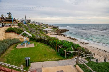 Piknik Alanı, Pathways ve Rocky Beach ile Sahne Oceanfront Parkı, 17 Nisan 2020