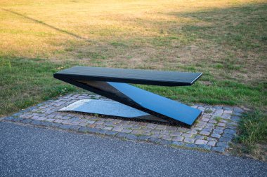 Çimenli ve Çakıl Taşlı Modern Benç Tasarımı, Billund, Danimarka, 18 Temmuz 2018