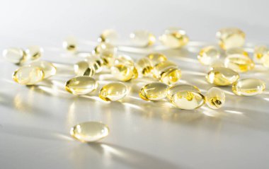 Besin takviyesi, balık yağı, D vitamini, omega 3, omega 6, A vitamini, E vitamini, keten tohumu yağı..
