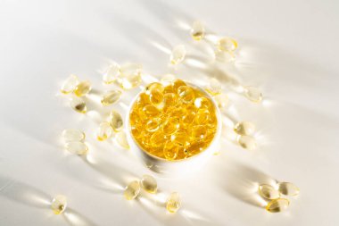 Besin takviyesi, balık yağı, D vitamini, omega 3, omega 6, A vitamini, E vitamini, keten tohumu yağı..