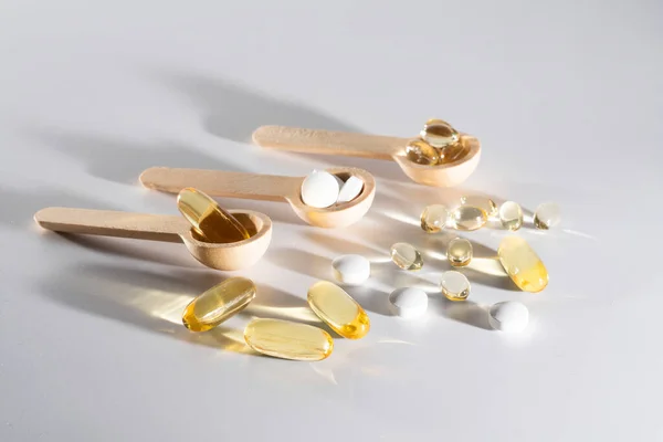Lžíce Vitamíny Vitamin Omega Omega Doplňky Stravy Olej Plněné Rybí — Stock fotografie
