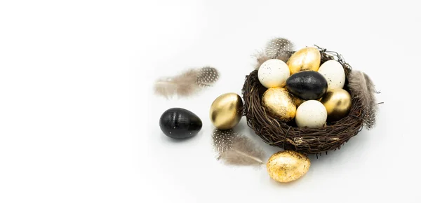 Ostern Goldene Und Schwarze Eier Feder — Stockfoto