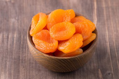 Kavanozda kurutulmuş kayısı.. 