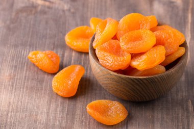 Kavanozda kurutulmuş kayısı.. 