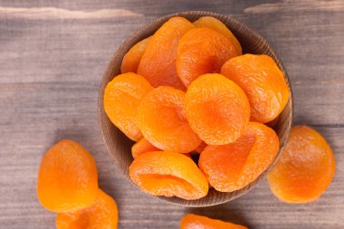 Kavanozda kurutulmuş kayısı.. 