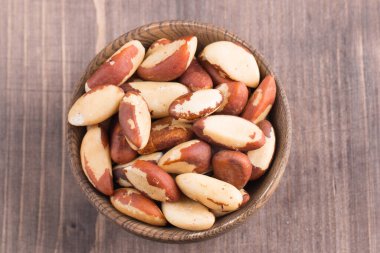 Kabın içinde Brezilya fındık. 