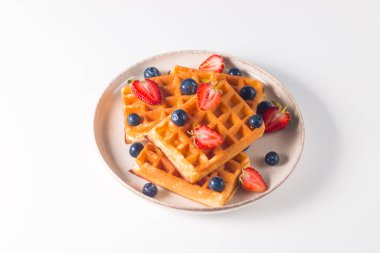 Kahvaltıda Belçika waffle 'ı. Tatlı yemek konsepti. 