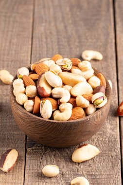 Sağlıklı karışık fındık. Badem, fındık, fındık, fıstık, fıstık, fıstık, Brezilya fıstığı.