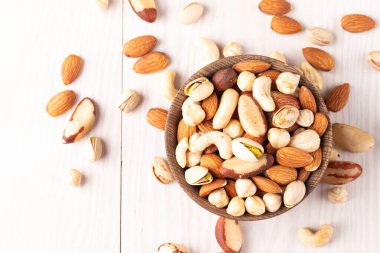Sağlıklı karışık fındık. Badem, fındık, fındık, fıstık, fıstık, fıstık, Brezilya fıstığı.