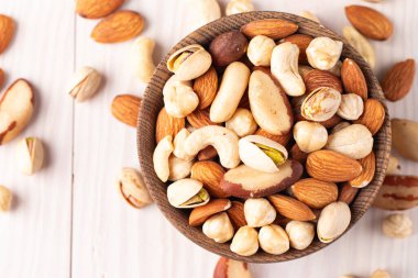 Sağlıklı karışık fındık. Badem, fındık, fındık, fıstık, fıstık, fıstık, Brezilya fıstığı.