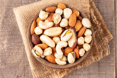 Sağlıklı karışık fındık. Badem, fındık, fındık, fıstık, fıstık, fıstık, Brezilya fıstığı.