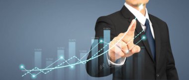 İşadamı grafik büyümesi ve grafik pozitif göstergelerin artması planı