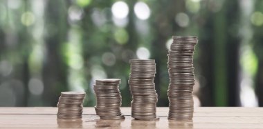 Ticari grafiği olan para yığını, mali yatırım kavramı