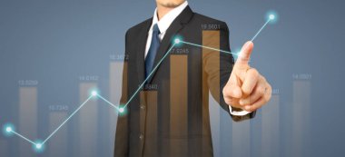 İşadamı grafik büyümesi ve grafik pozitif göstergelerin artması planı