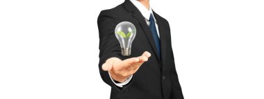 İnsanların elinde ampuller var. Yenilikçi teknoloji ve yaratıcılık.