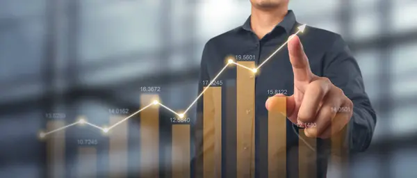 Biznesmen Zaplanować Wzrost Wykresu Wzrost Pozytywnych Wskaźników Wykresie Swojej Działalności Zdjęcie Stockowe