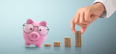 Eller ve borsa paraları ve model ev, para biriktirme