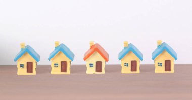 Burada Ev Modeli Küçük Boyut Konut Yapısı, Ev İş Konseptleri, İş Yaklaşımları ve Finans, Bankacılık ve Yatırım alanlarında Başarı