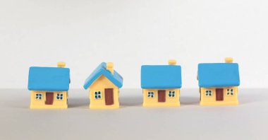 Burada Ev Modeli Küçük Boyut Konut Yapısı, Ev İş Konseptleri, İş Yaklaşımları ve Finans, Bankacılık ve Yatırım alanlarında Başarı