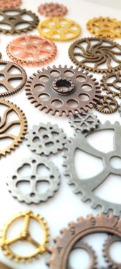 Karmaşık dişli mekanizmaları endüstriyel atölye yakın çekim fotoğrafçılığı tarafsız arkaplan yaratıcı kavramını gösterir