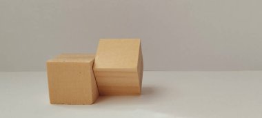 Yaratıcı yapı, ev içi stüdyonun düzenini engelliyor. Hayat minimalist çevre, göz seviyesinde sanatsal görüş kavramı.