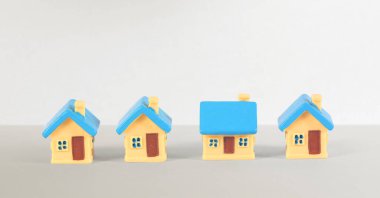 Burada Ev Modeli Küçük Boyut Konut Yapısı, Ev İş Konseptleri, İş Yaklaşımları ve Finans, Bankacılık ve Yatırım alanlarında Başarı