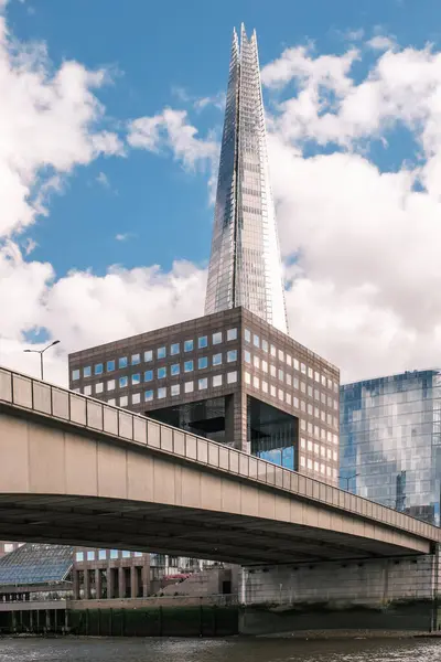 상징적인 310M 87층 런던의 — 스톡 사진