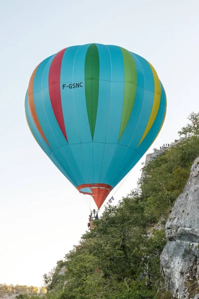 Rocamadour Γαλλία Σεπτεμβρίου 2023 Ένα Αερόστατο Θερμού Αέρα Φαίνεται Περνά — Φωτογραφία Αρχείου