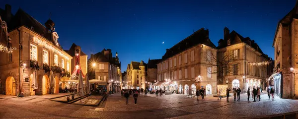Sarlat Caneda Francja Grudnia 2023 Panoramiczny Widok Nocny Świątecznych Kupujących — Zdjęcie stockowe
