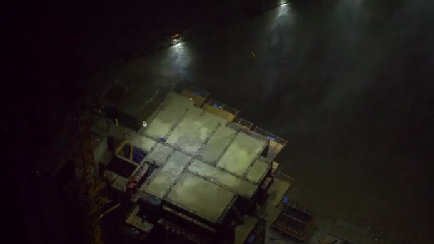 Salju Berat Malam Hari Konstruksion Crane Lampu Menerangi Snowflakes Working — Stok Video