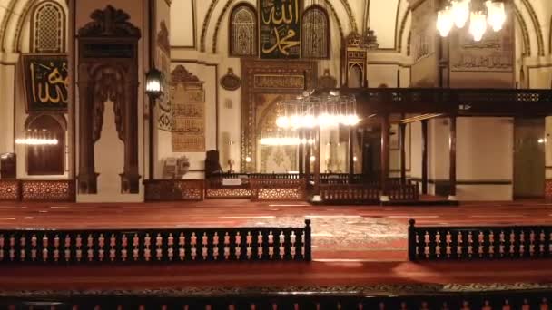 Interiorul Uriașei Moschei Istorice Mare Minaret Masjid Mistic Religie Dumnezeu — Videoclip de stoc
